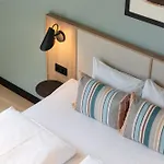 公园舒适酒店 4*