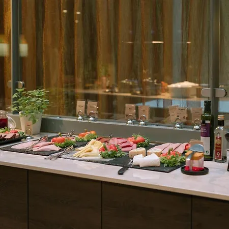 Ξενοδοχείο Comfort Park 4*